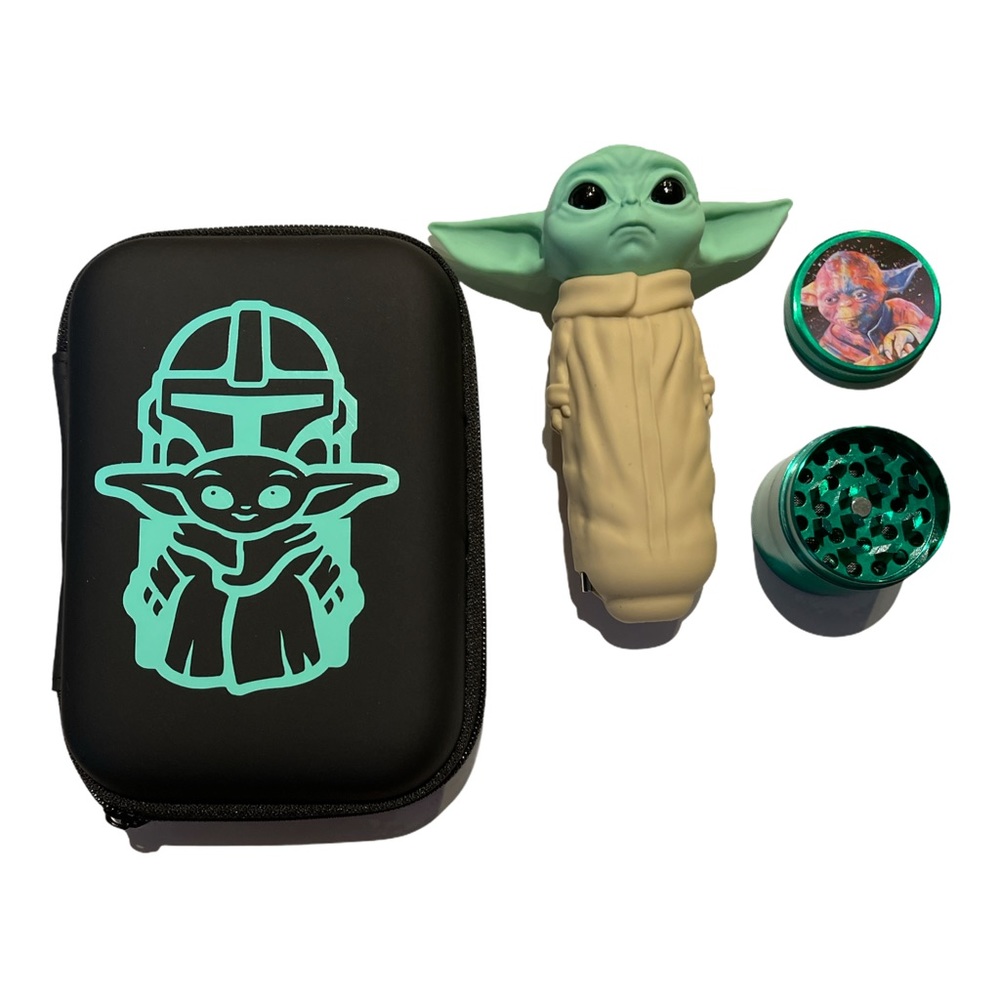 Star Wars baby yoda travel kit